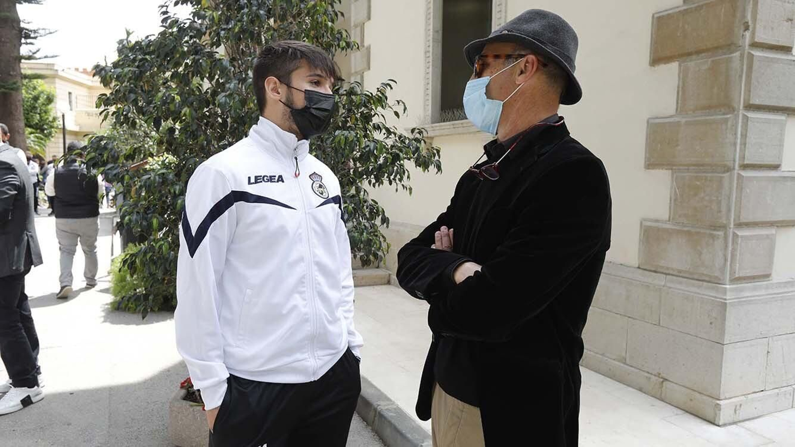 Las fotos de la recepción del Ayuntamiento de la Línea a la Balona  por su ascenso a Primera RFEF