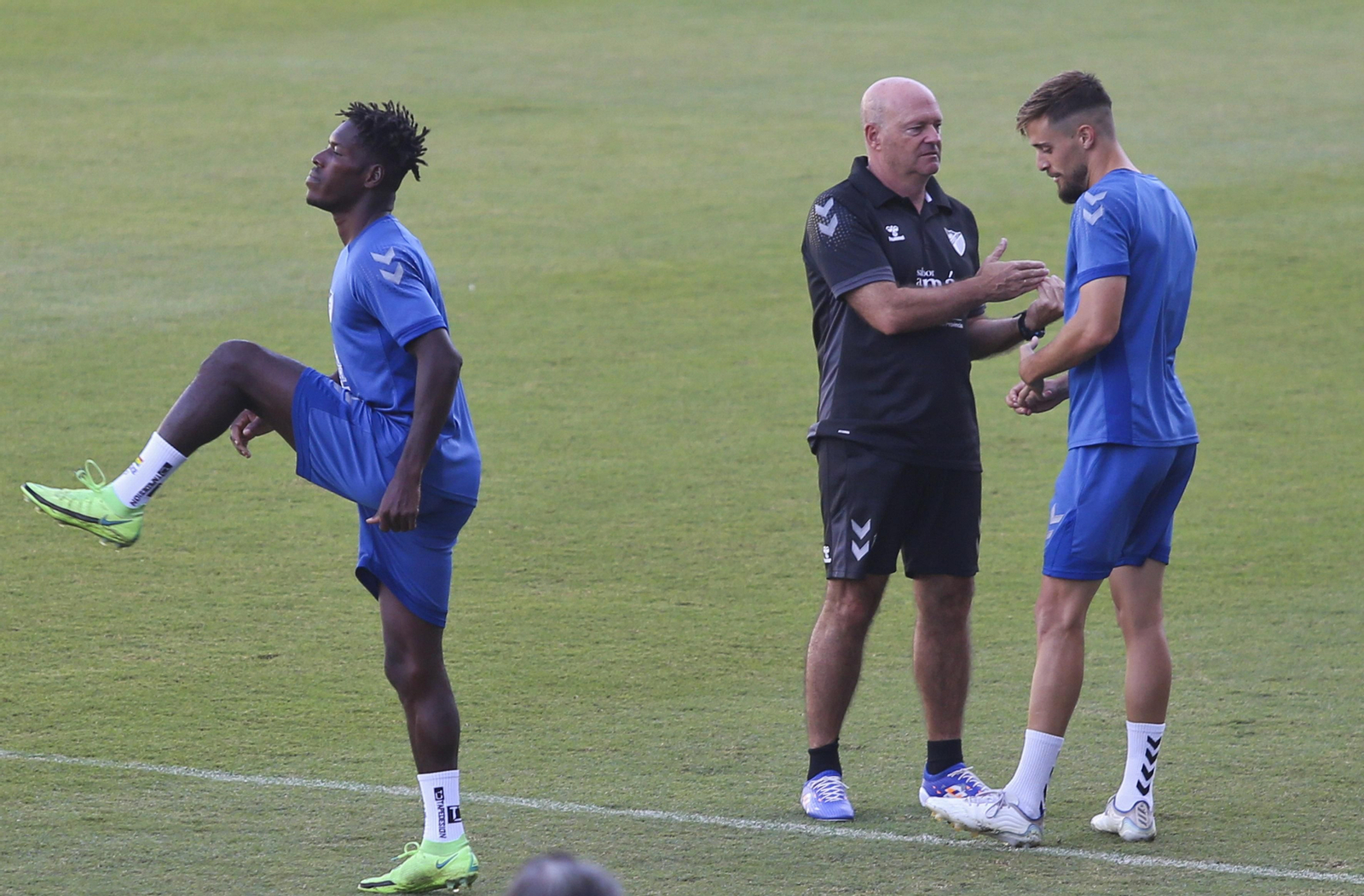 Galería de fotos: Lumor sigue como uno más en una sesión complicada para el Málaga CF Galería de fotos: Lumor sigue como uno más en una sesión complicada para el Málaga CF