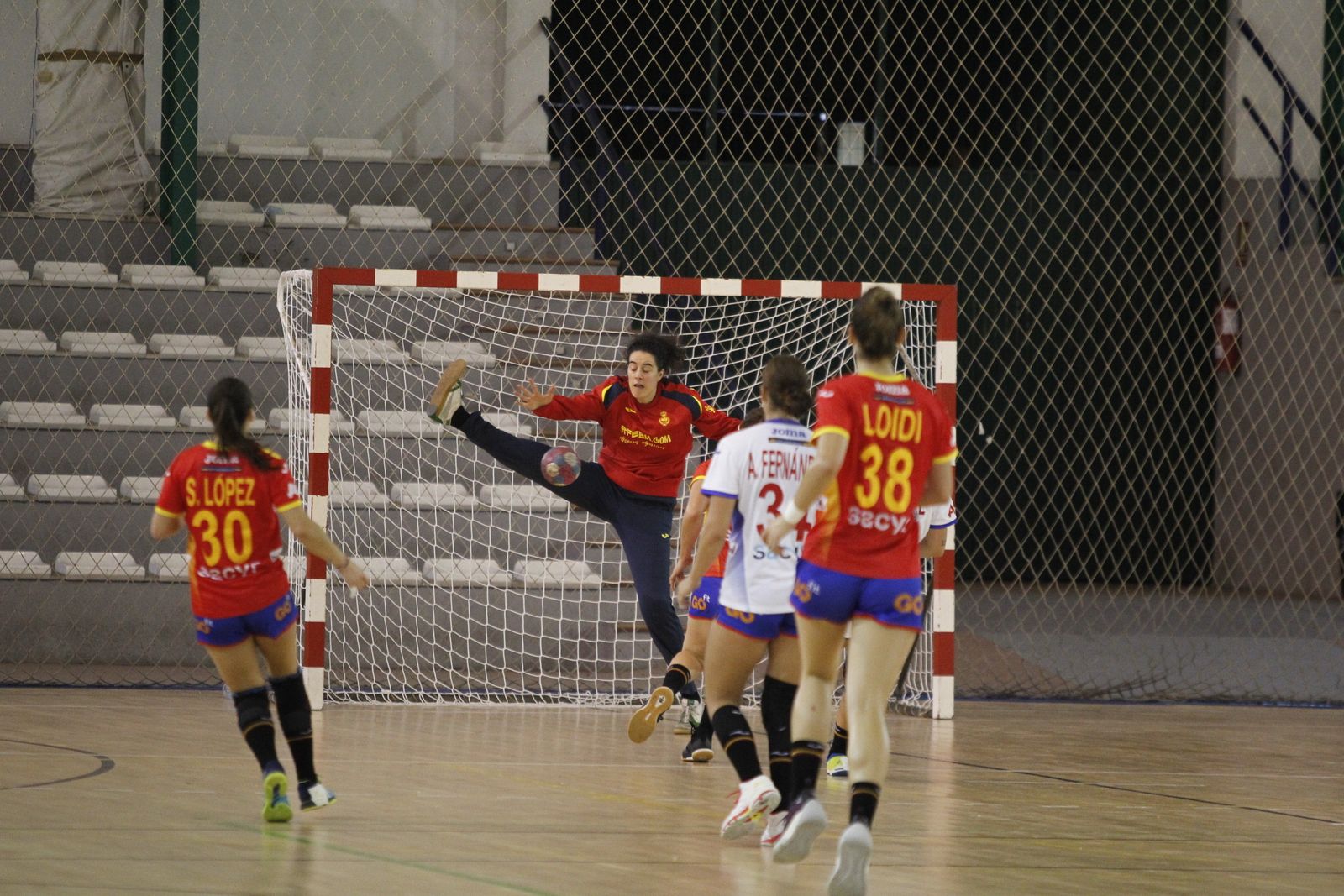 Fotogalería 'guerreras de balonmano'. Entrenamiento Selección Española