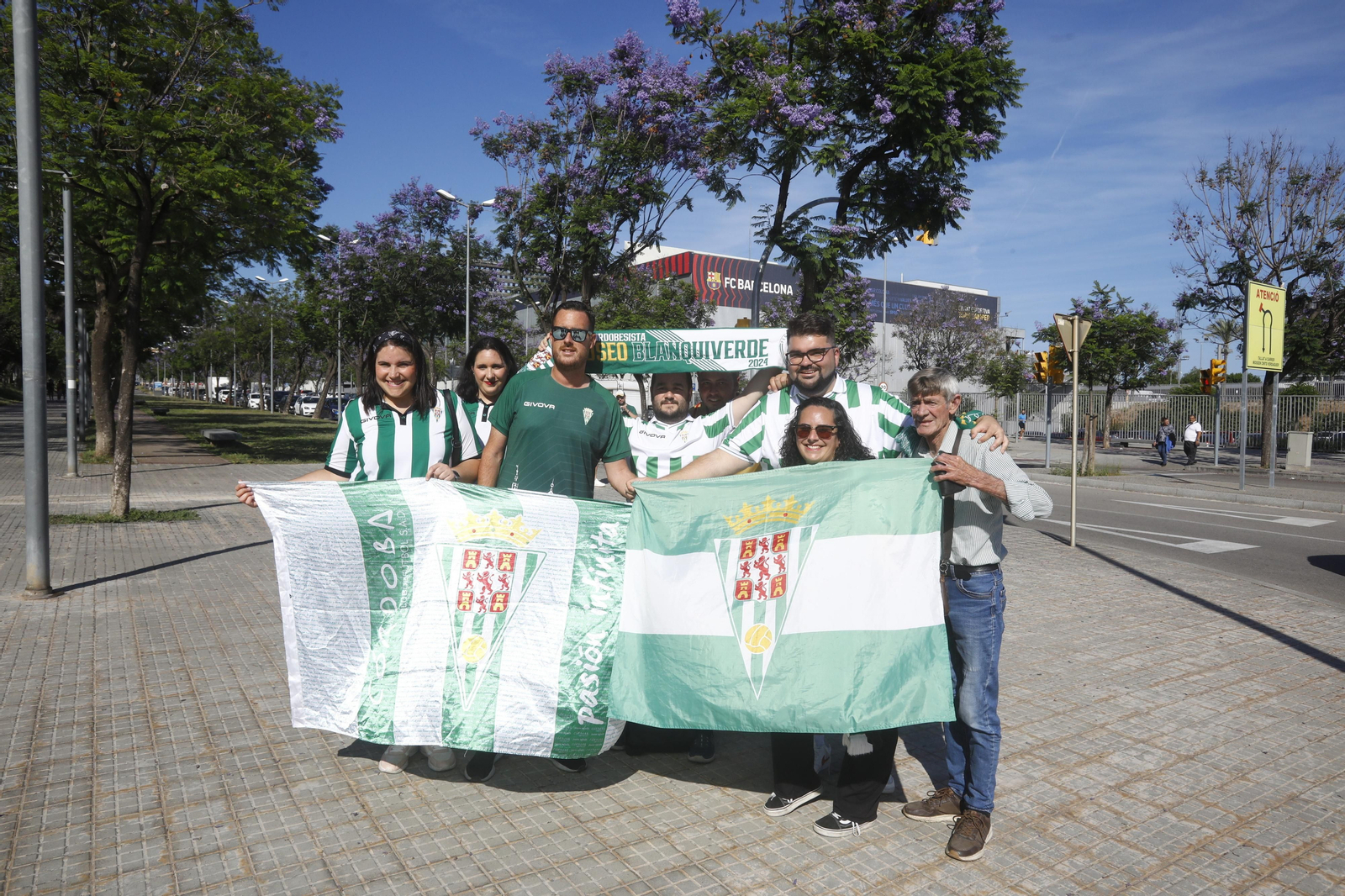 Las mejores fotos de la afición del Córdoba CF en la previa del partido ante el Barcelona Atlètic