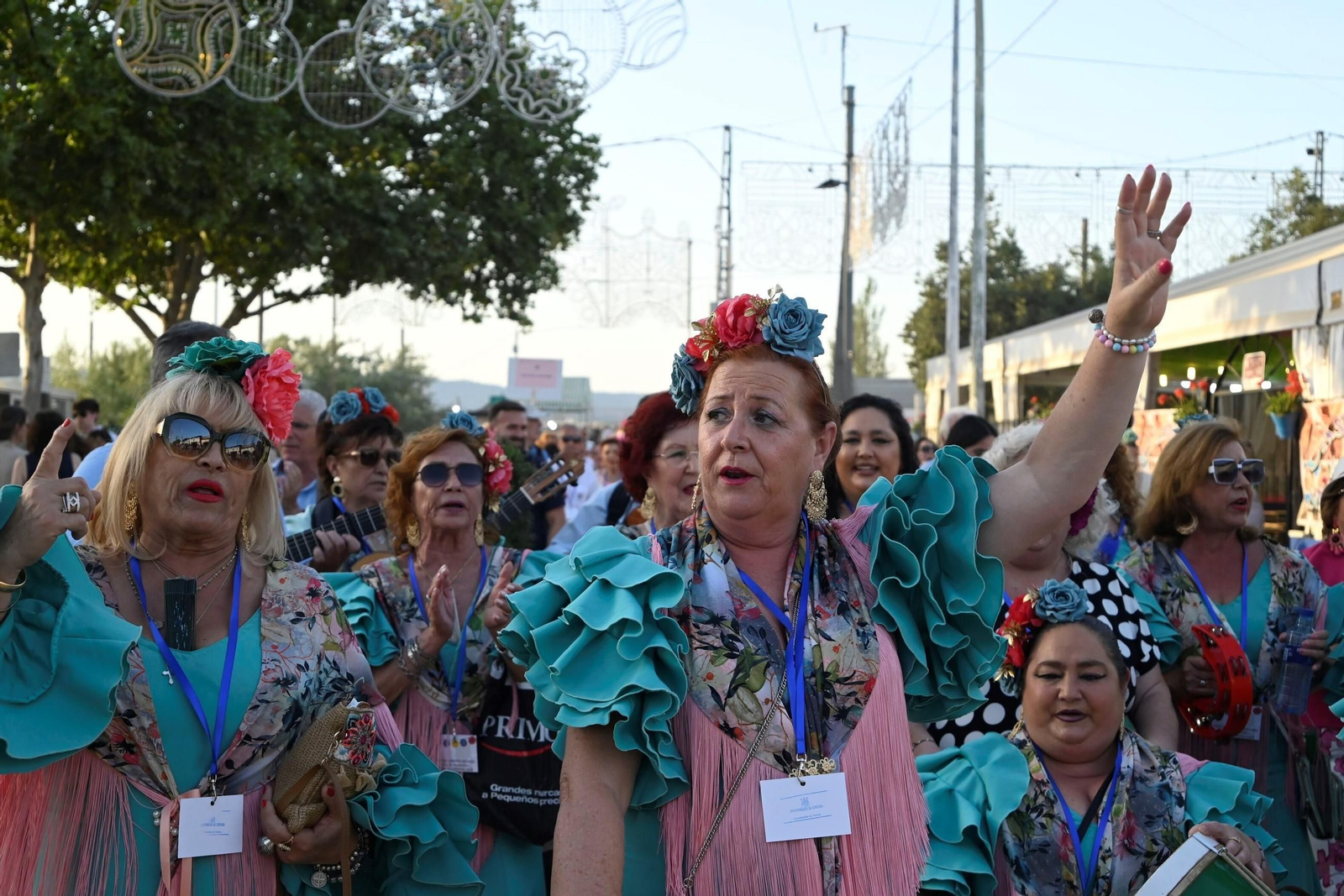 El pasacalles de coros rocieros en la Feria de Córdoba