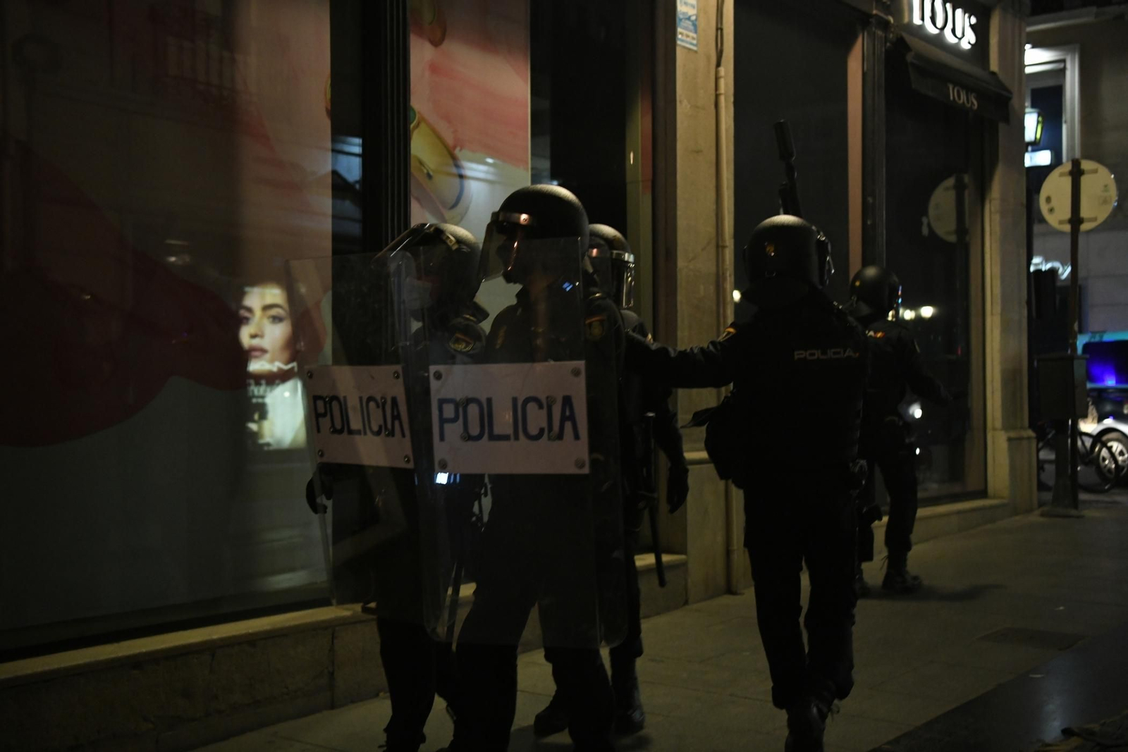 Fotos: Altercados y disturbios por la manifestación de Pablo Hasél en Granada
