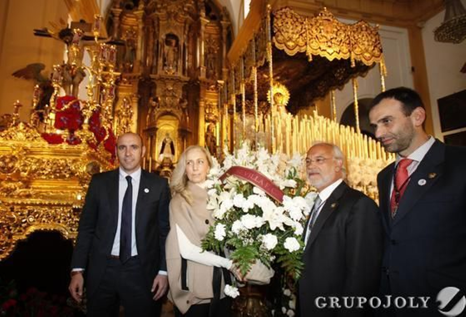Ofrenda del Sevilla FC a la Hermandad de San Bernardo

Foto: Juan Carlos Muñoz