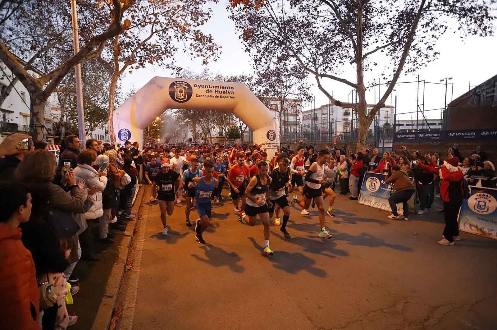 Imágenes de la carrera de San Silvestre en Huelva