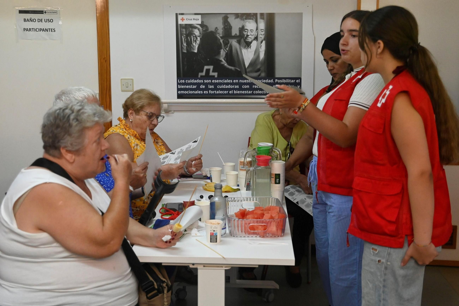 Taller de Cruz Roja sobre ahorro energético y alimentación saludable para mayores