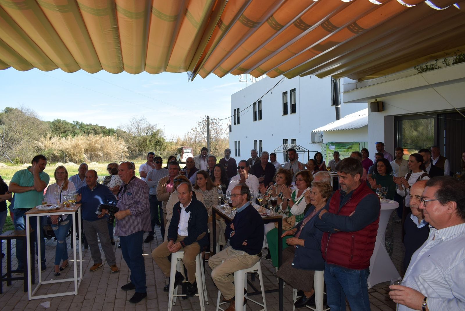 El Cordobés, premiado en Almodóvar del Río por 'toda una vida de esfuerzo', en imágenes