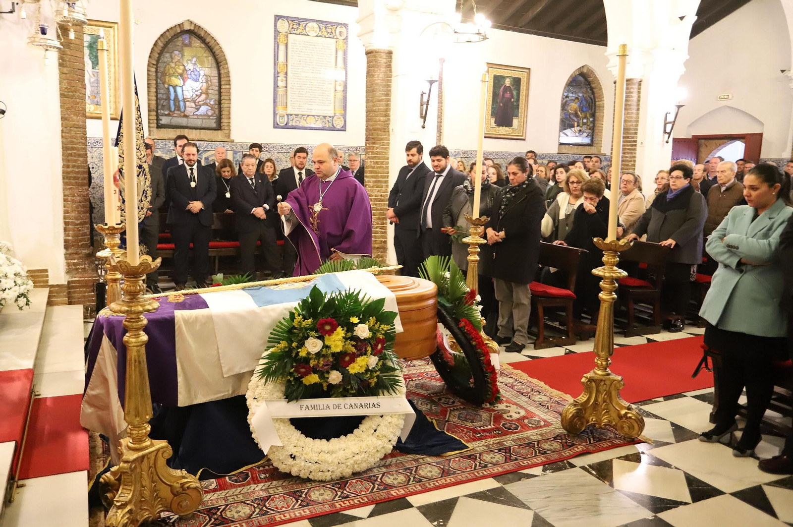Imágenes del funeral de Bienvenido González, hermano mayor de la Cinta