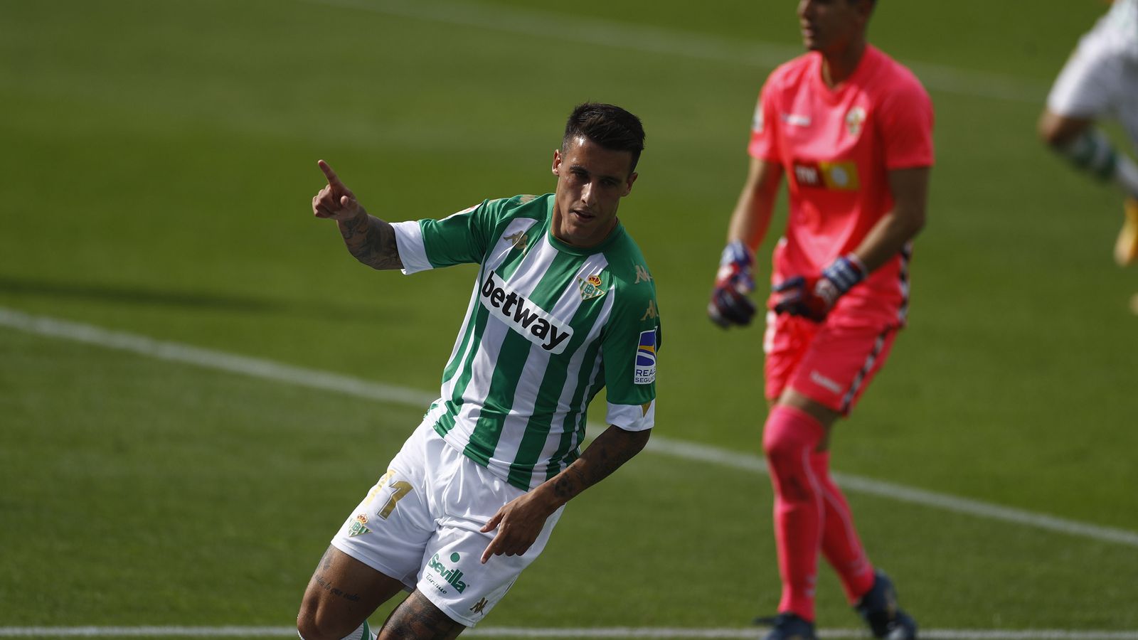 Tello celebra uno de sus goles.