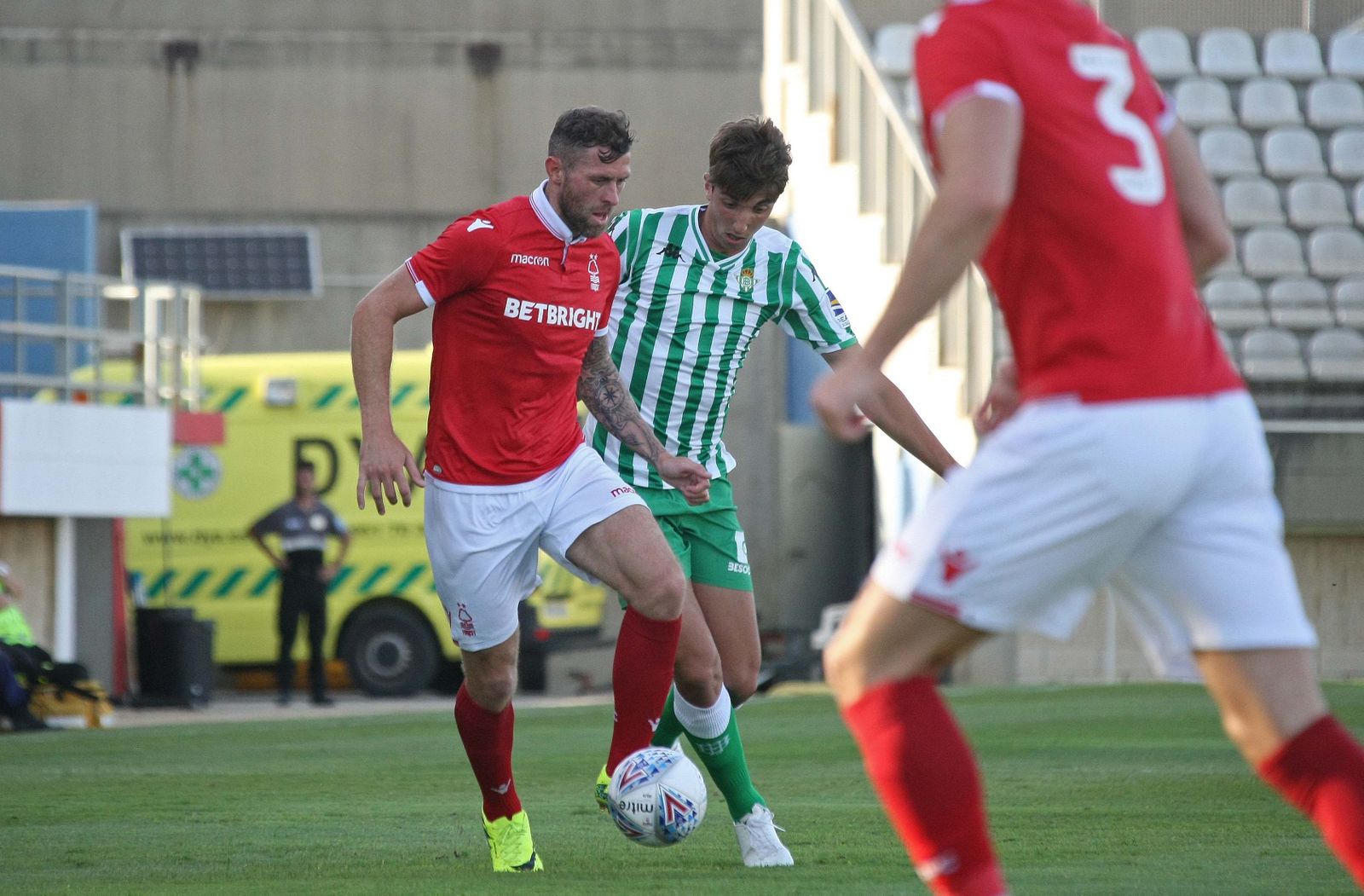 El amistoso Real Betis-Nottingham Forest, en imágenes