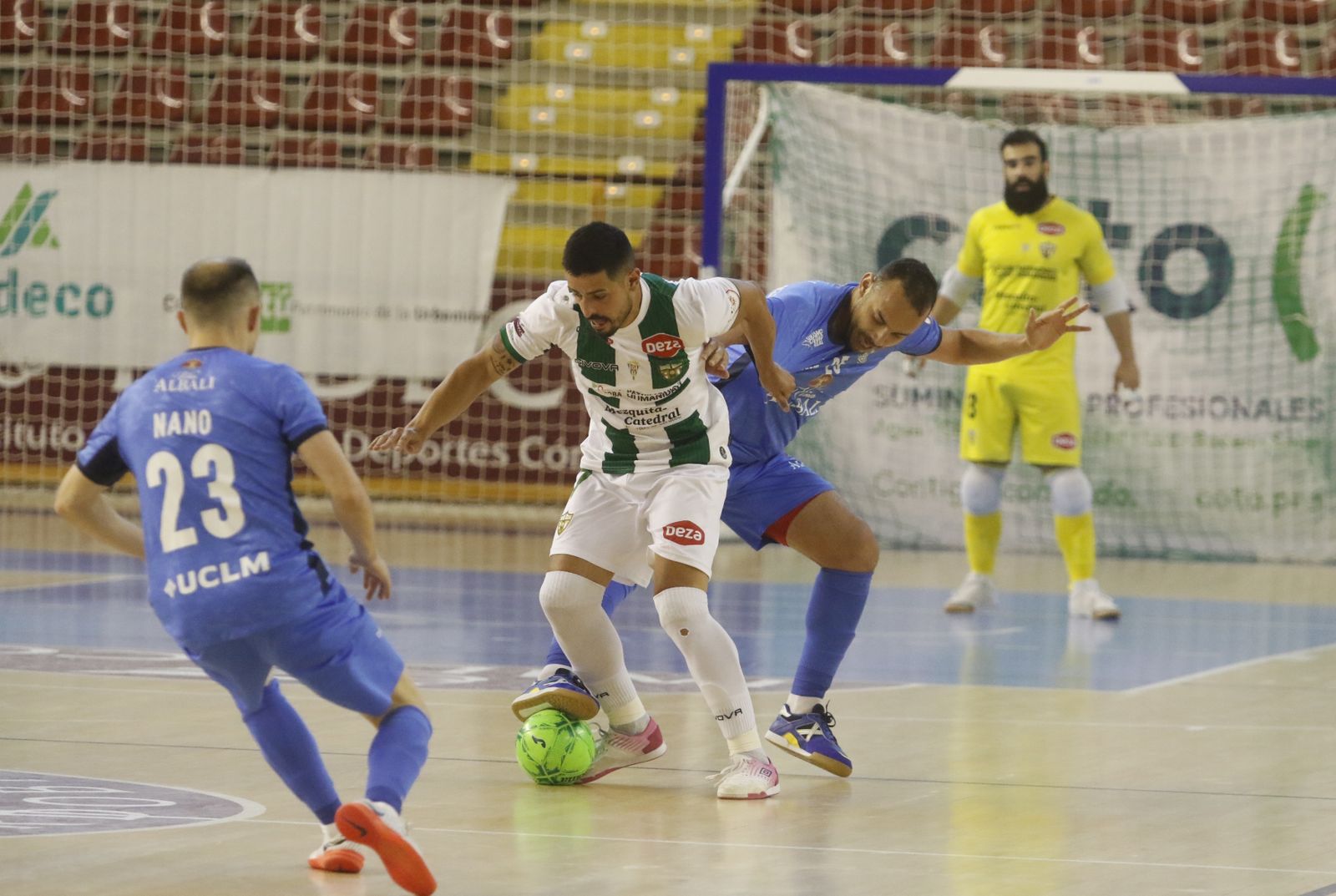 Las imágenes del empate del Córdoba Futsal ante Viña Albali Valdepeñas en Vista Alegre