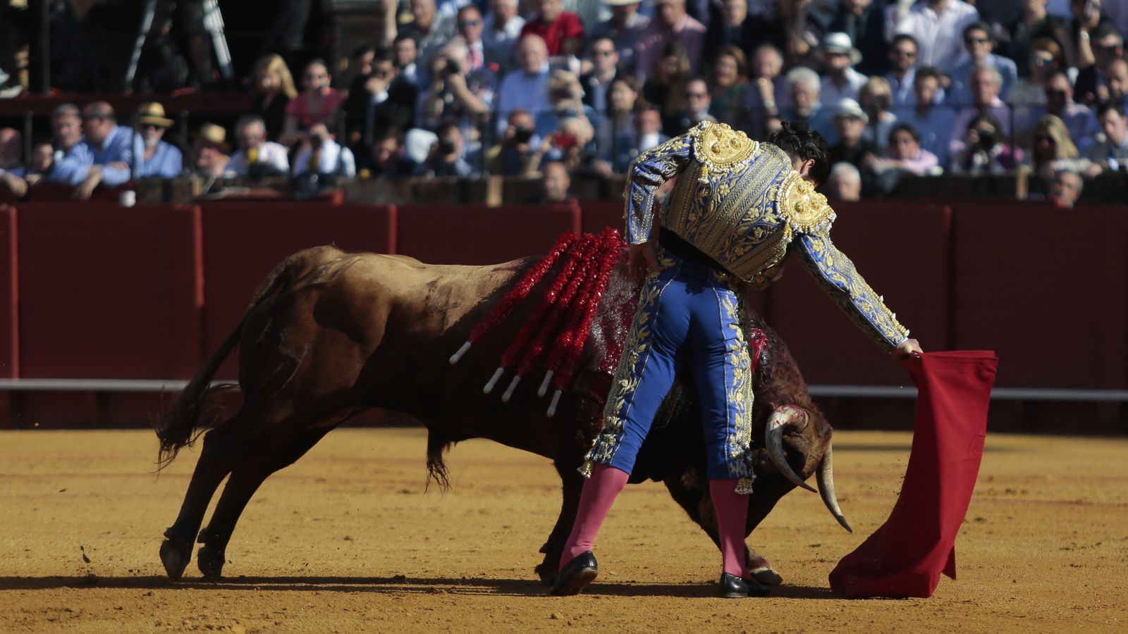 Las imágenes de la corrida del lunes de Feria