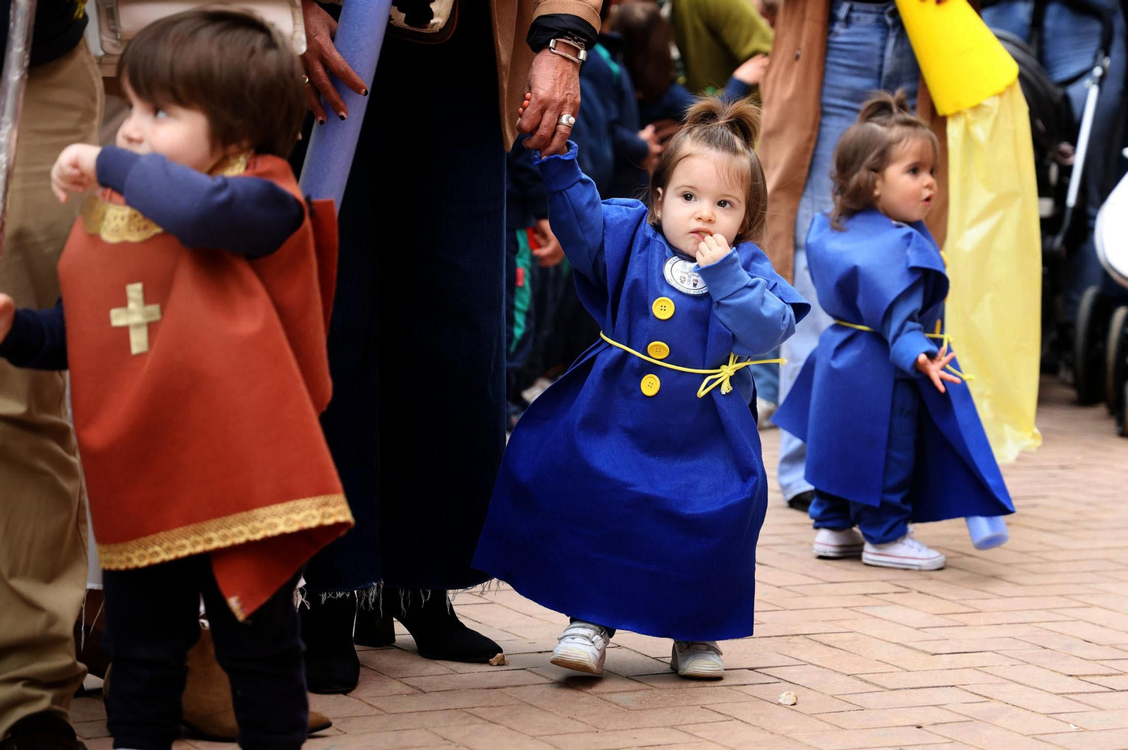 Imágenes de la procesión de la 'Escuela Infantil Mi Pequeño Puerto'