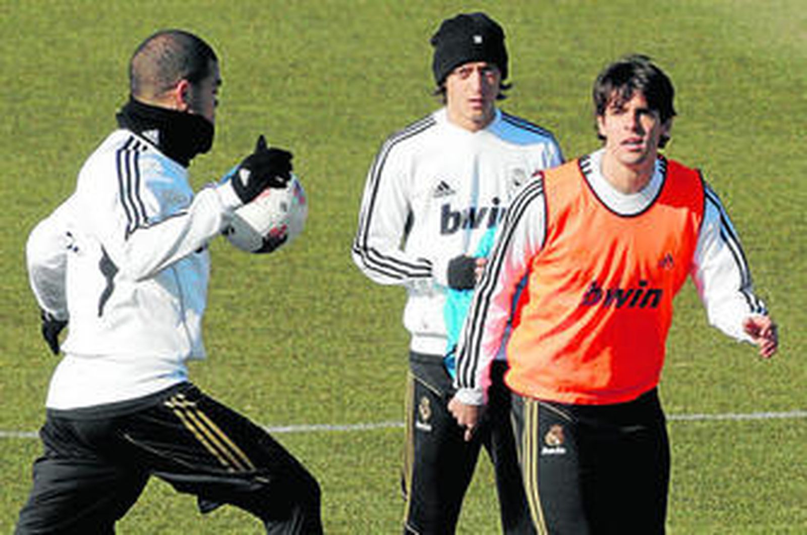 Pepe, Özil y Kaká, durante el entrenamiento de ayer en la ciudad deportiva de Valdebebas.