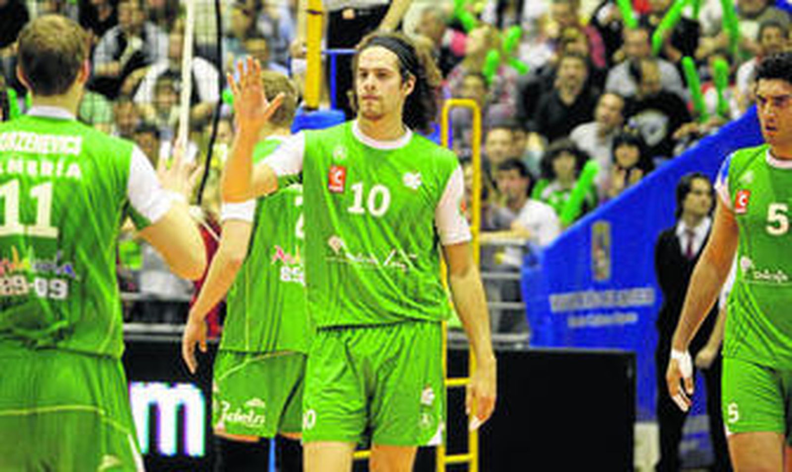 Unicaja ya mira las renovaciones