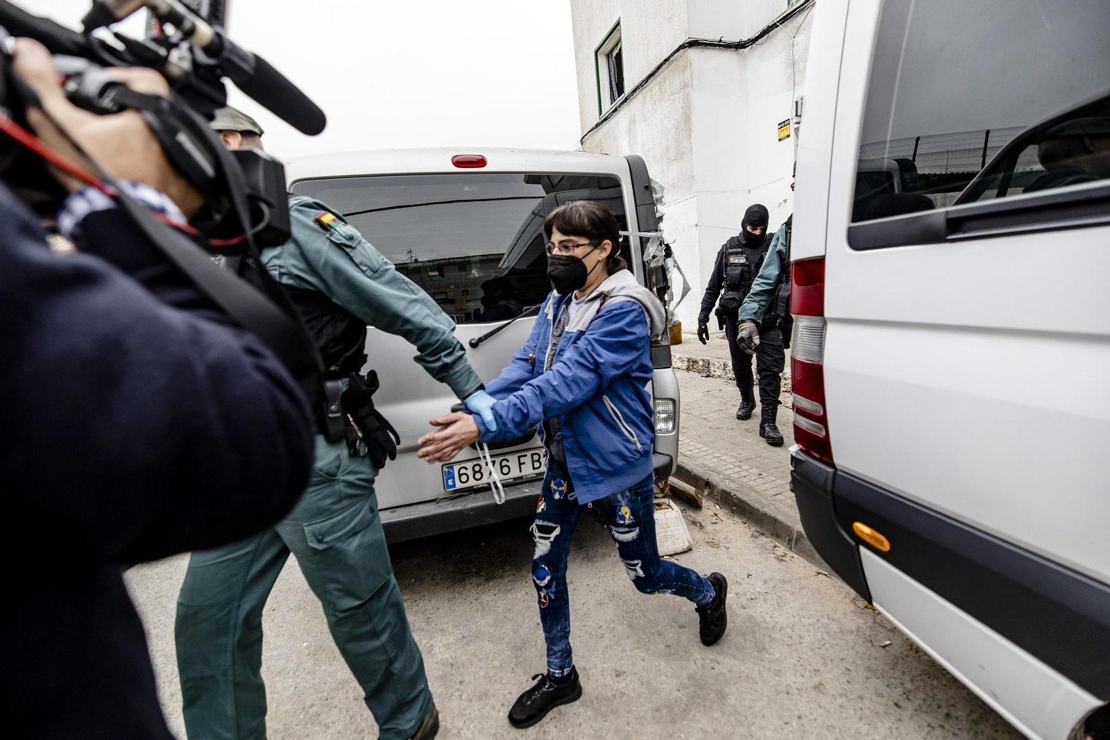 Imágenes de la interveción antidroga de la Guardia Civil en Barbate.