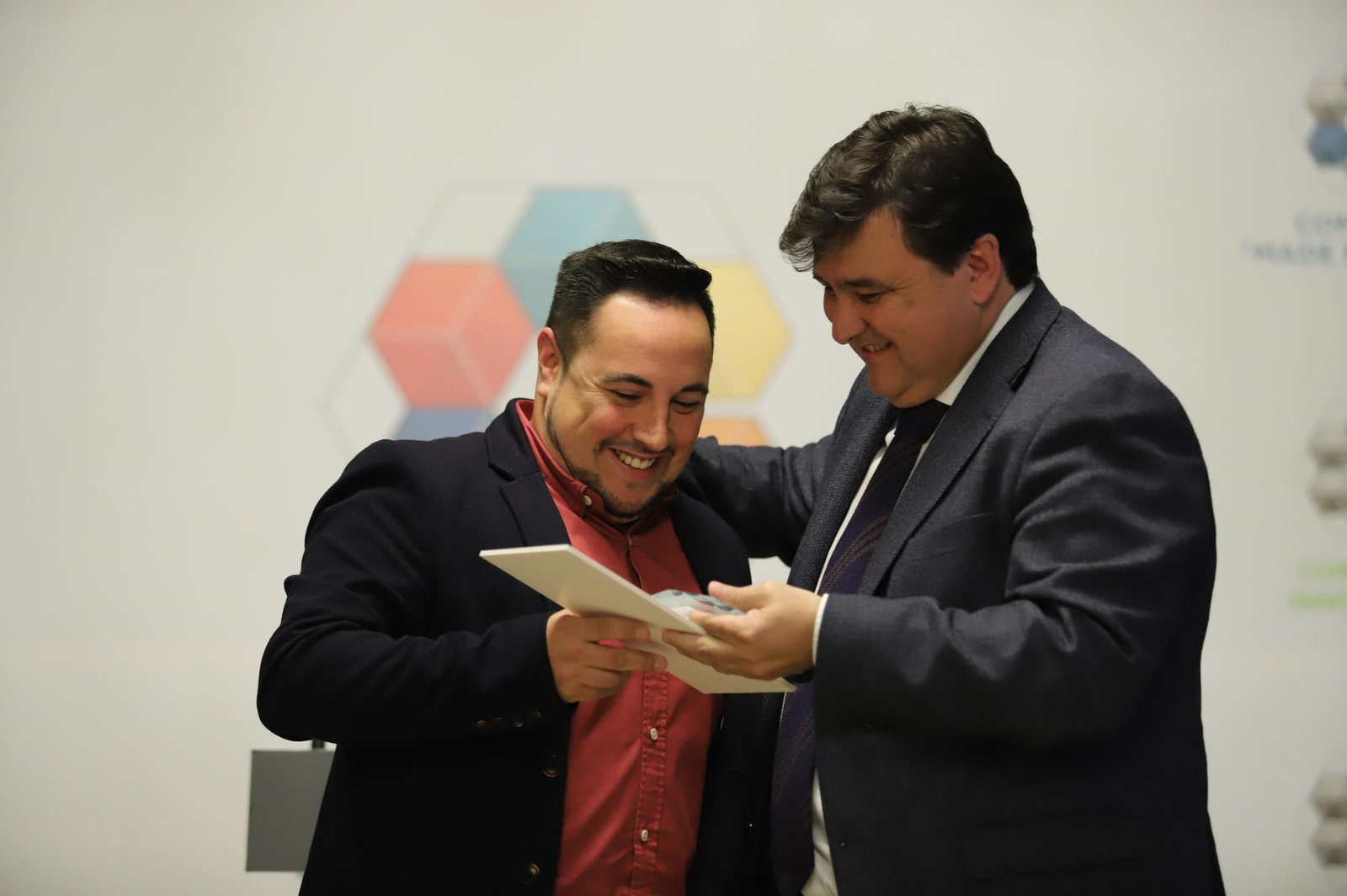 Imágenes de la entrega de los II Premios al Comercio de Huelva