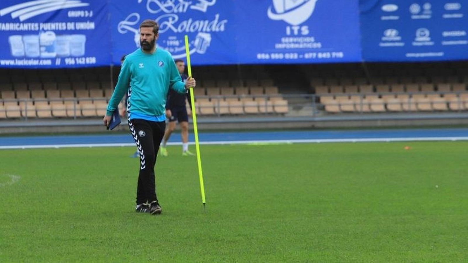 El técnico del Xerez DFC confía en su equipo y apuesta por salir de la zona baja de la tabla.
