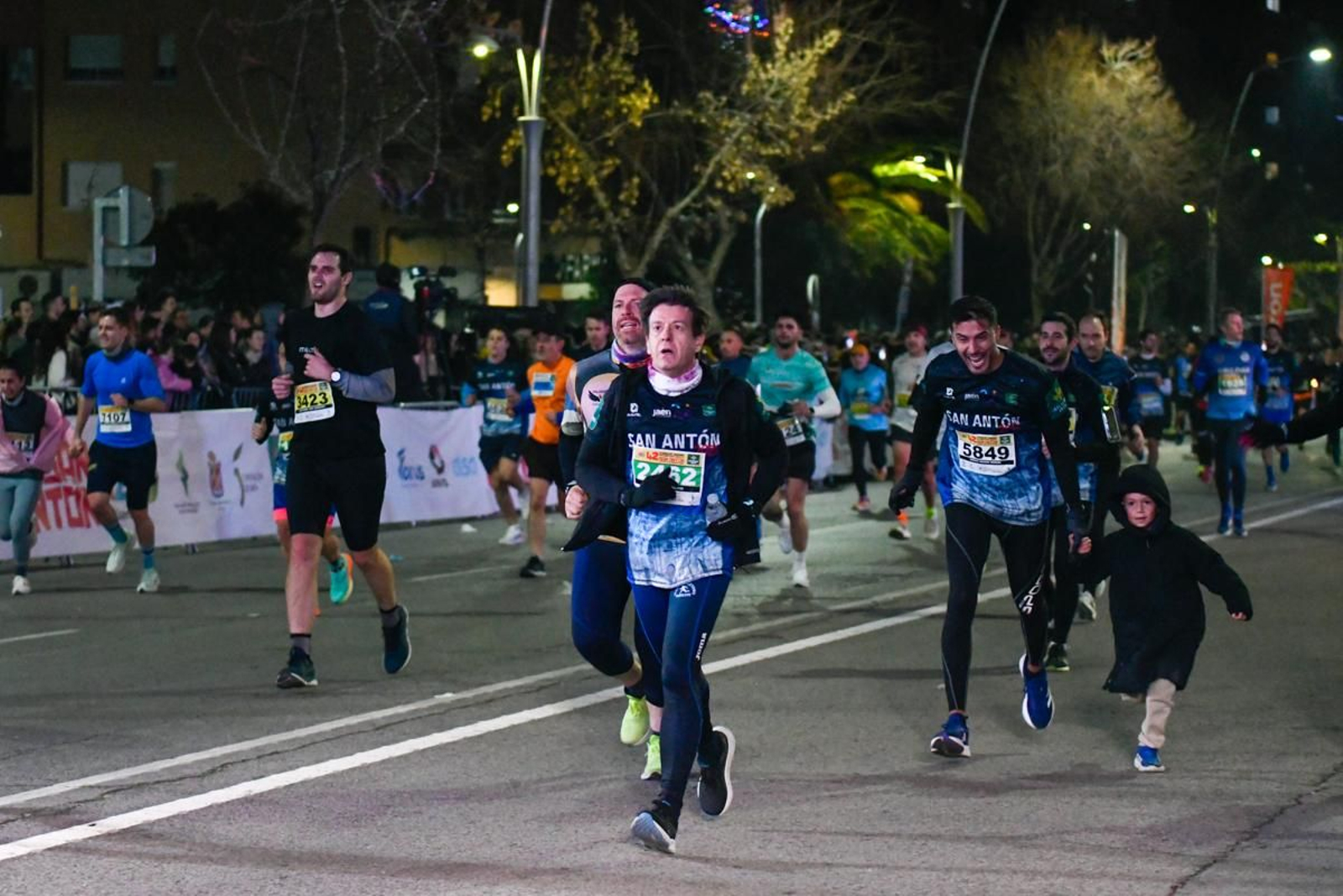 En imágenes: búscate en tu llegada a meta de la Carrera de San Antón 2025 (6)