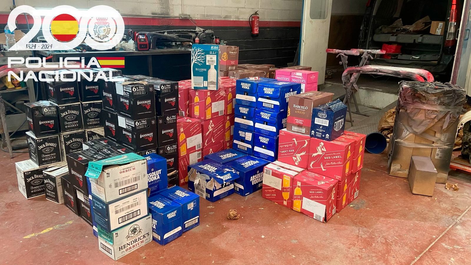 Material recuperado por la Policía Nacional y robado por la banda que sustraía productos gourmet en naves industriales de Sevilla, Jerez y Málaga