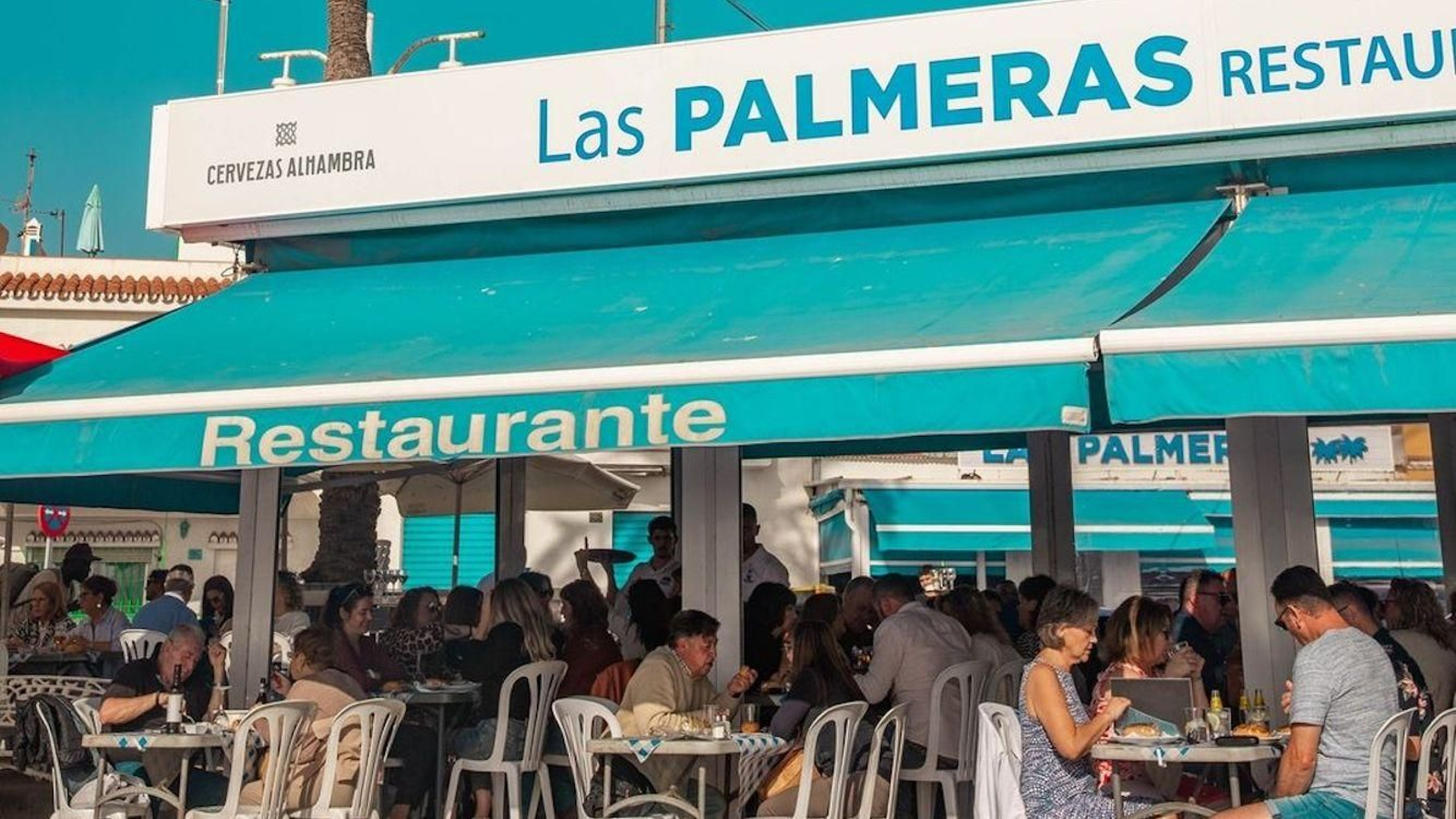 La terraza del restaurante Las Palmeras. La terraza del restaurante Las Palmeras.