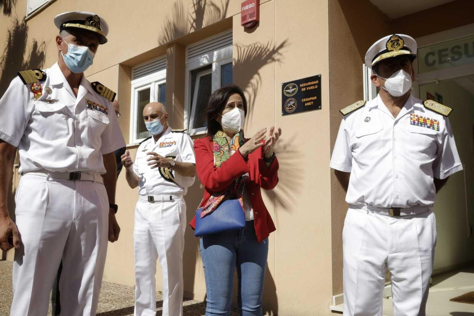 Visita de la Ministra de Defensa a Rota: el USS ‘Hershel Woody Williams’ y en Centro de Supervivencia de la Armada