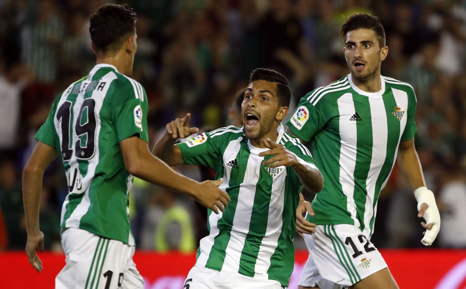 Petros, durante un partido con el Betis.