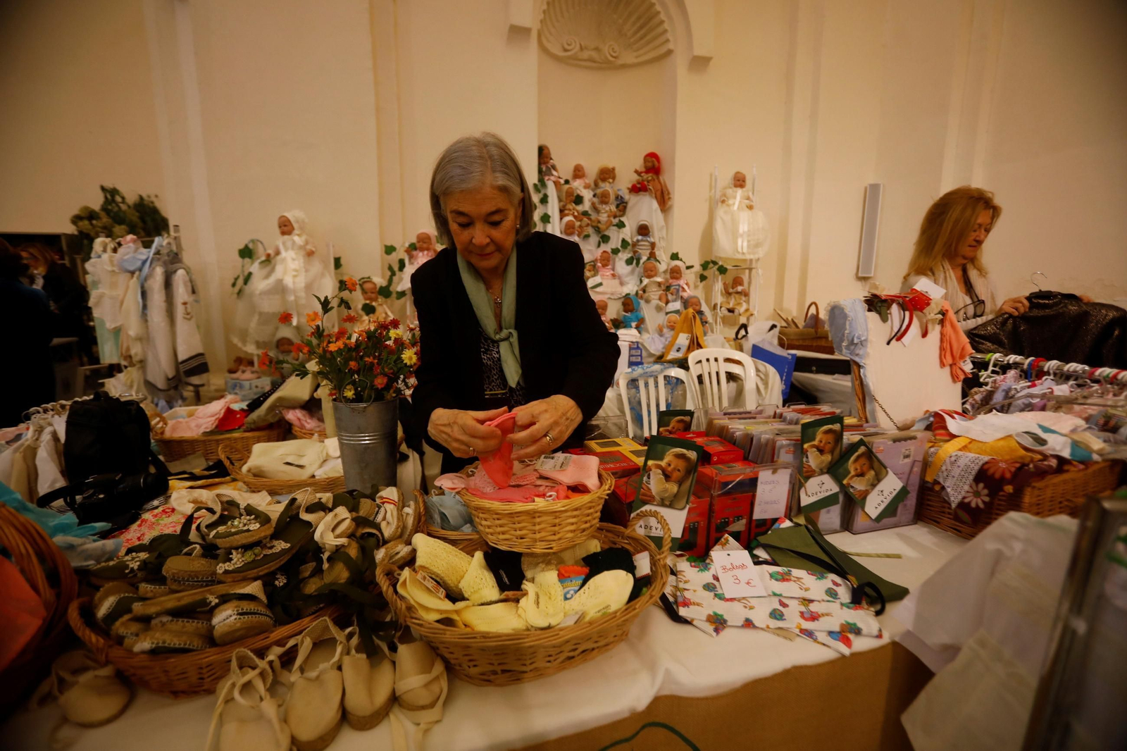 El Baratillo de Primavera de Adevida abre sus puertas, en imágenes