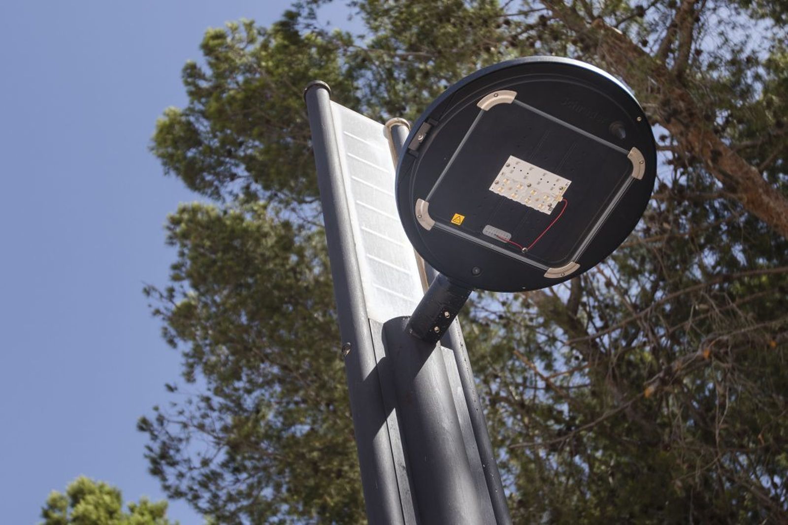 La luminaria LED supone un importante ahorro económico para los ayuntamientos.