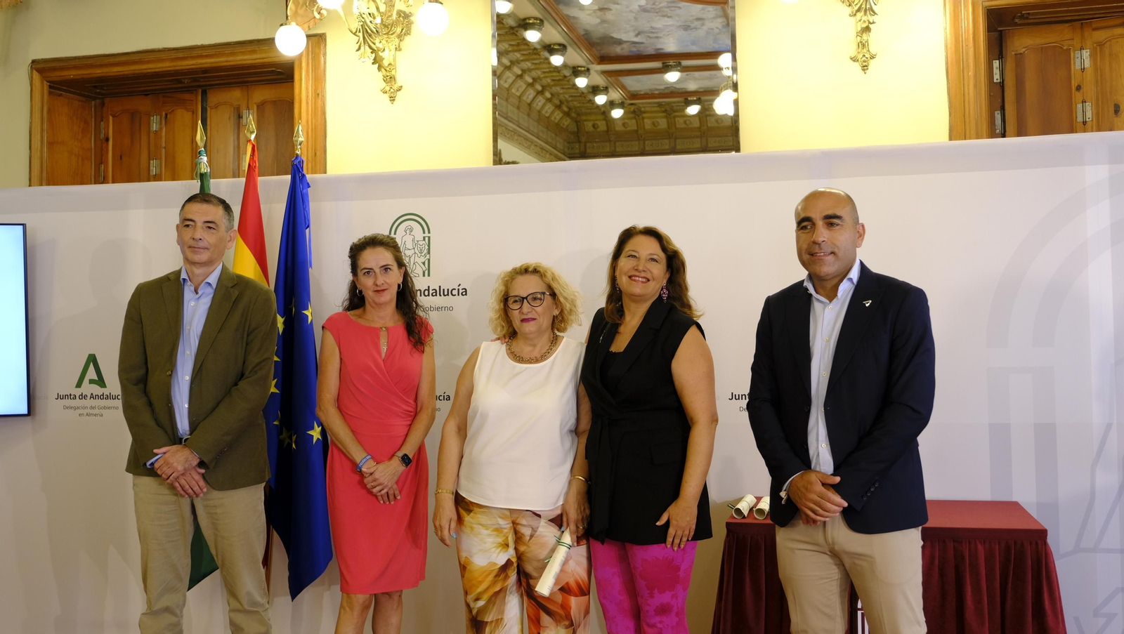 Imágenes de la entrega de ayudas de la Junta de Andalucía a diversos pueblos de Almería