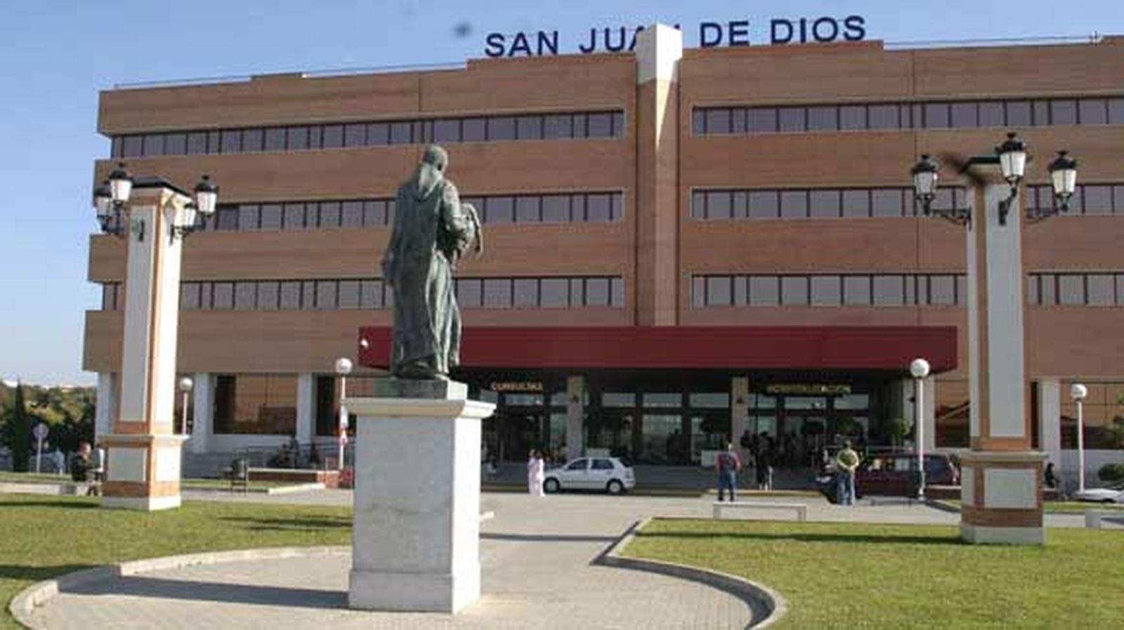 Un acuerdo en el Sercla frena los despidos en el Hospital del Aljarafe