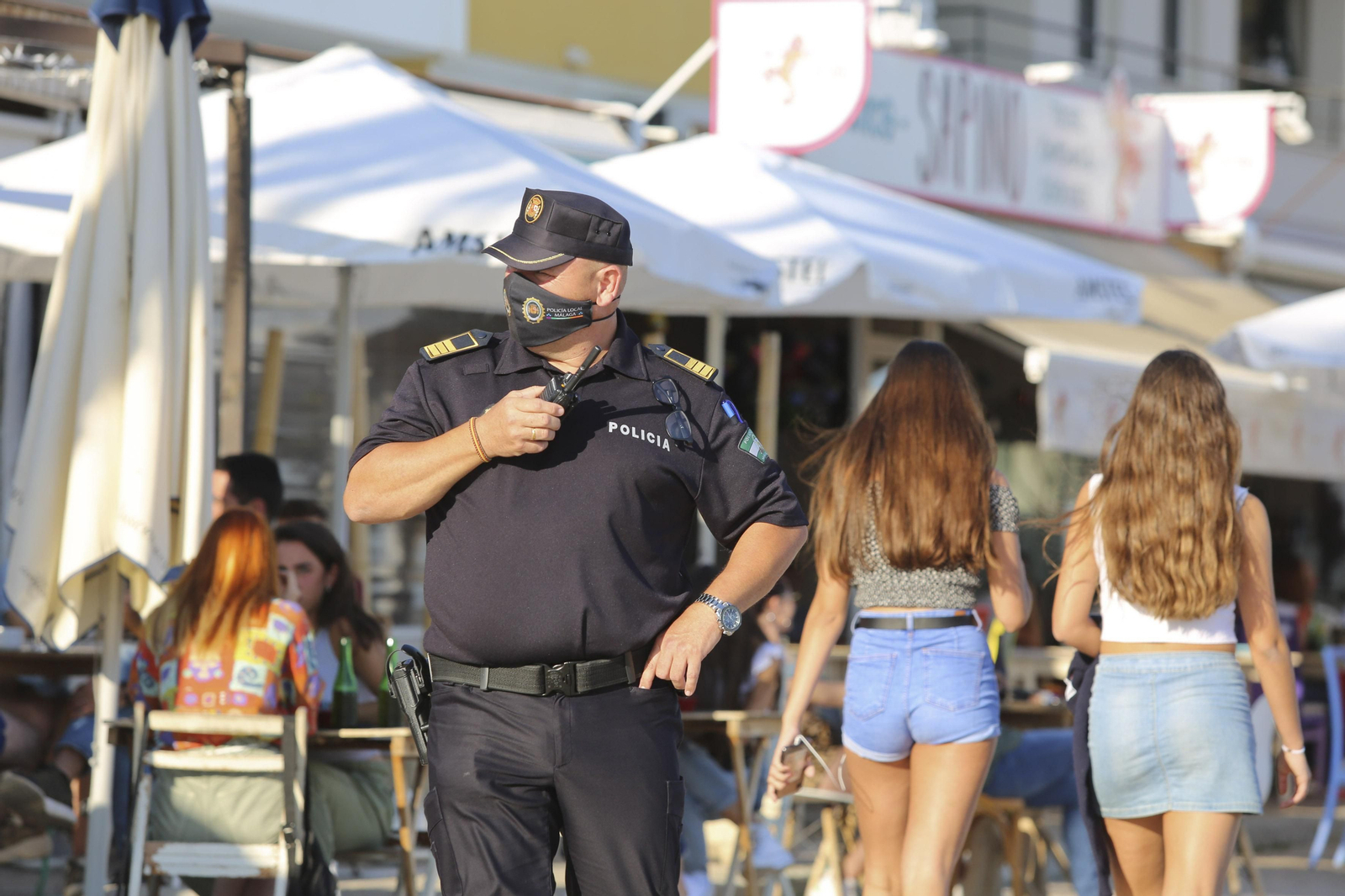 Las fotos del refuerzo policial en Pedregalejo ante su masificación
