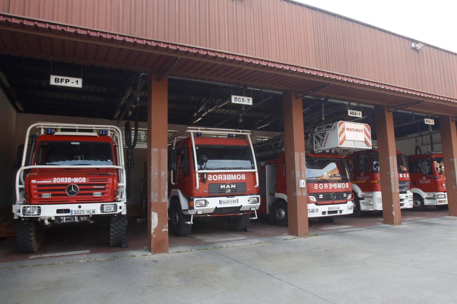 Vehículos de los bomberos de Córdoba. Vehículos de los bomberos de Córdoba.
