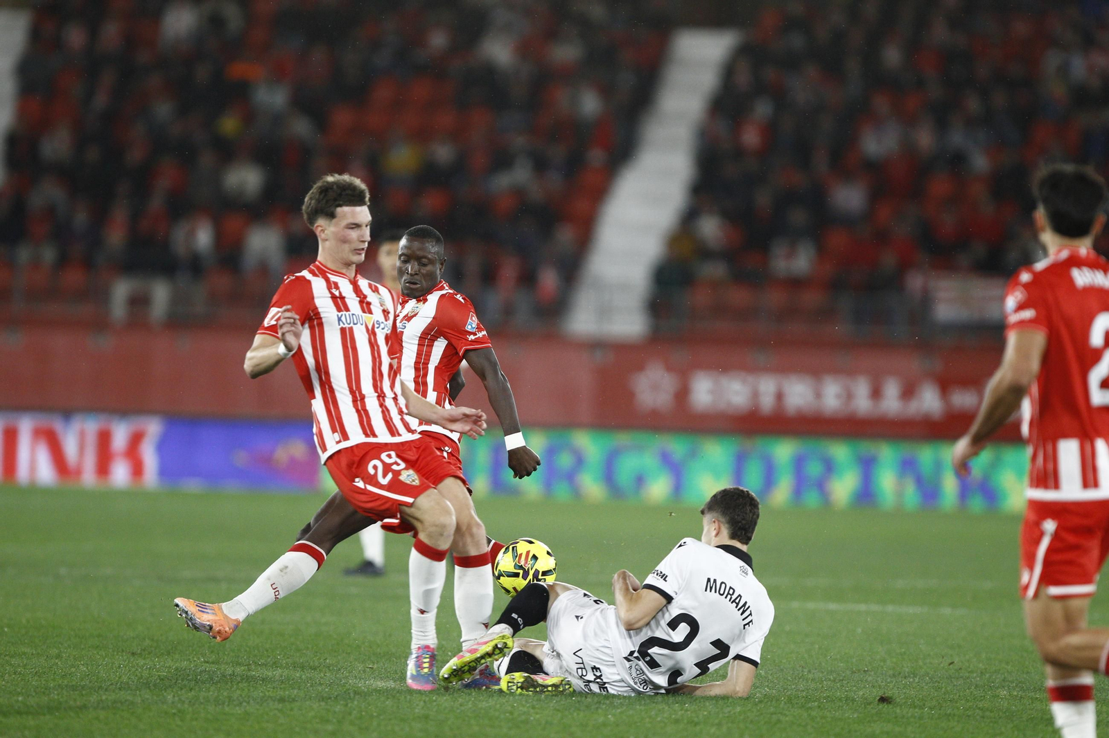 Las fotos del partido de fútbol U.D. Almería-Real Burgos