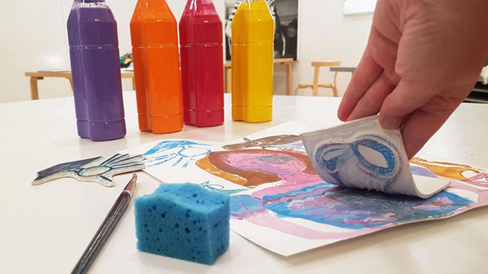 Taller para familias 'Sellos y pintura. Museo en movimiento'.