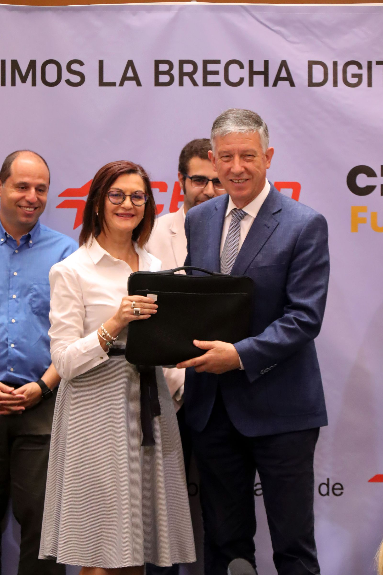 Antonio escribe el titular!!!!!!