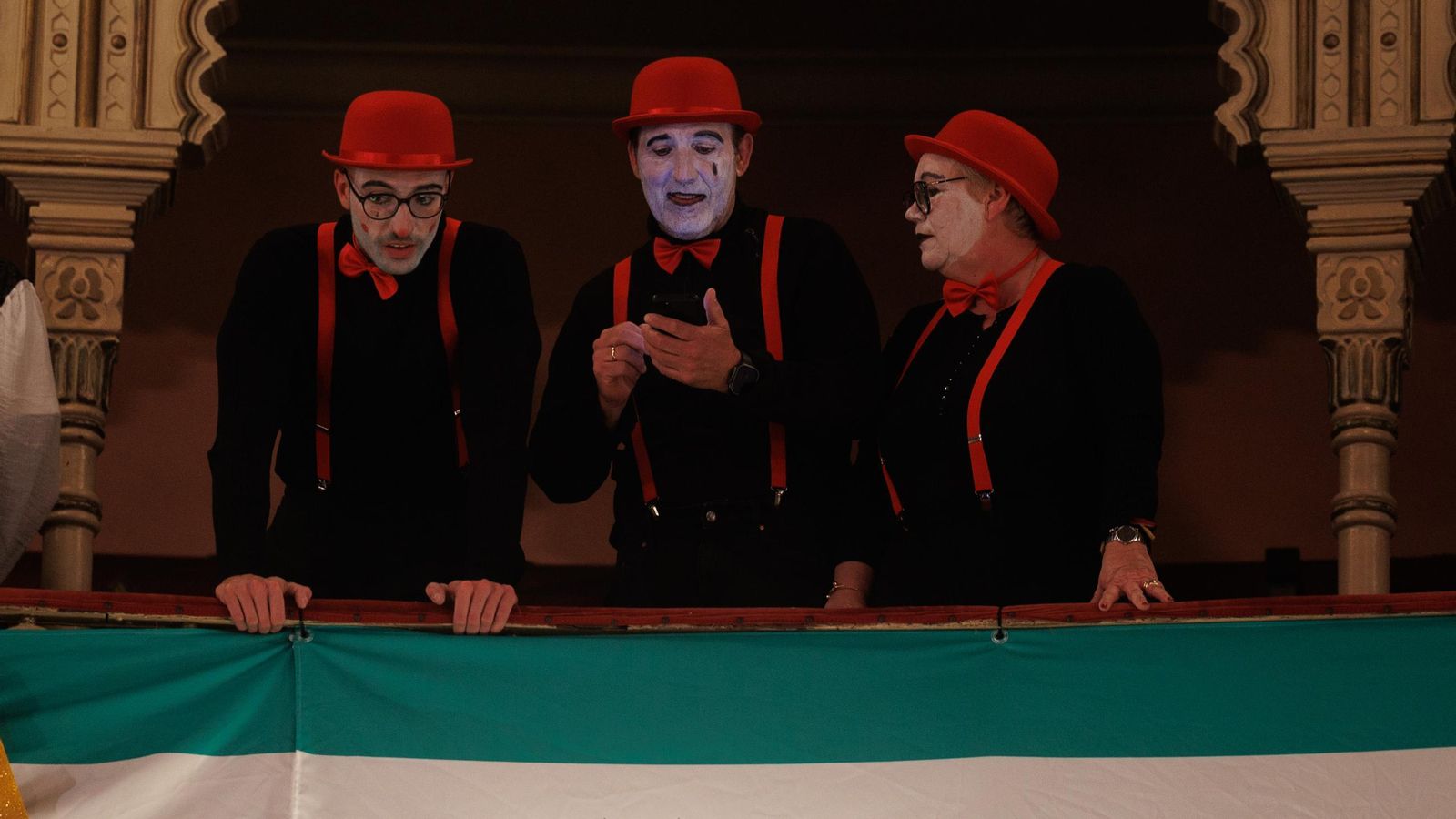 Búscate entre las mejores imágenes de la final del COAC 2025 del Carnaval de Cádiz