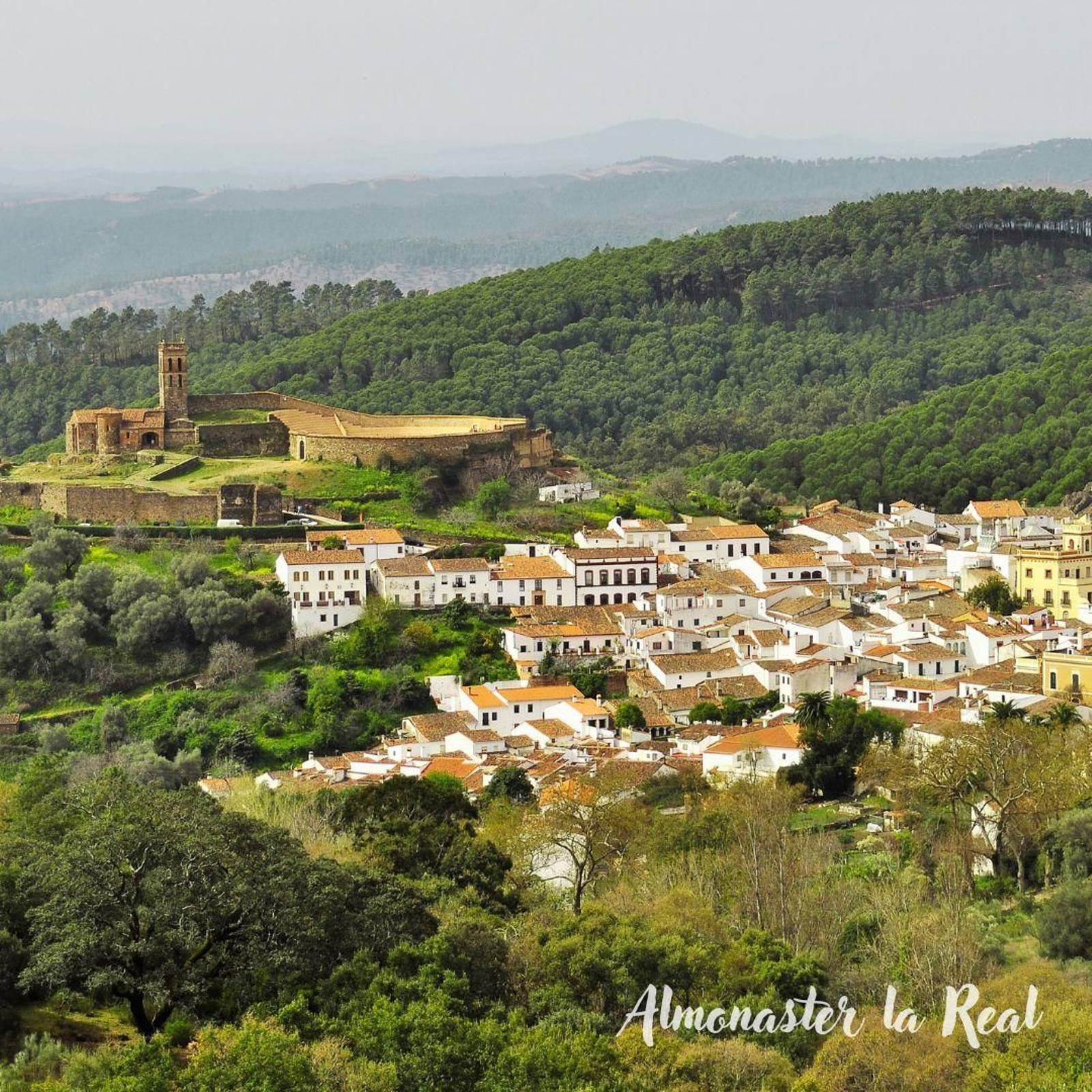 Uno de los pueblos más bonitos y visitados de España está en Huelva: "Una pequeña joya serrana" 437530078_1154783062631933_4467881490726691364_n.jpg