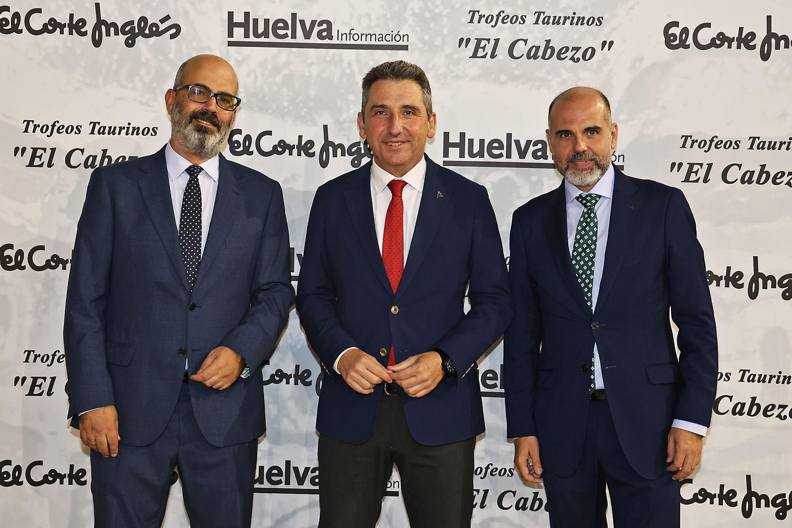 Imágenes del ambiente en la entrega de la XXXII edición de los premios taurinos "El Cabezo"