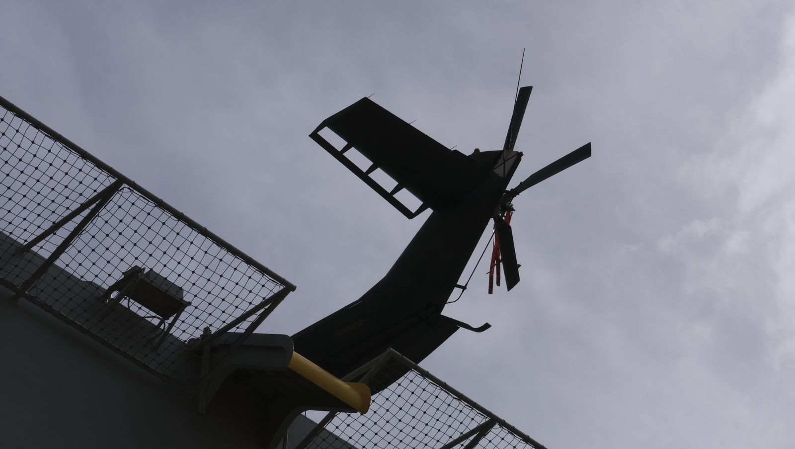 Fotogalería de la visita al portaaviones Juan Carlos I. Puerto de Almería.