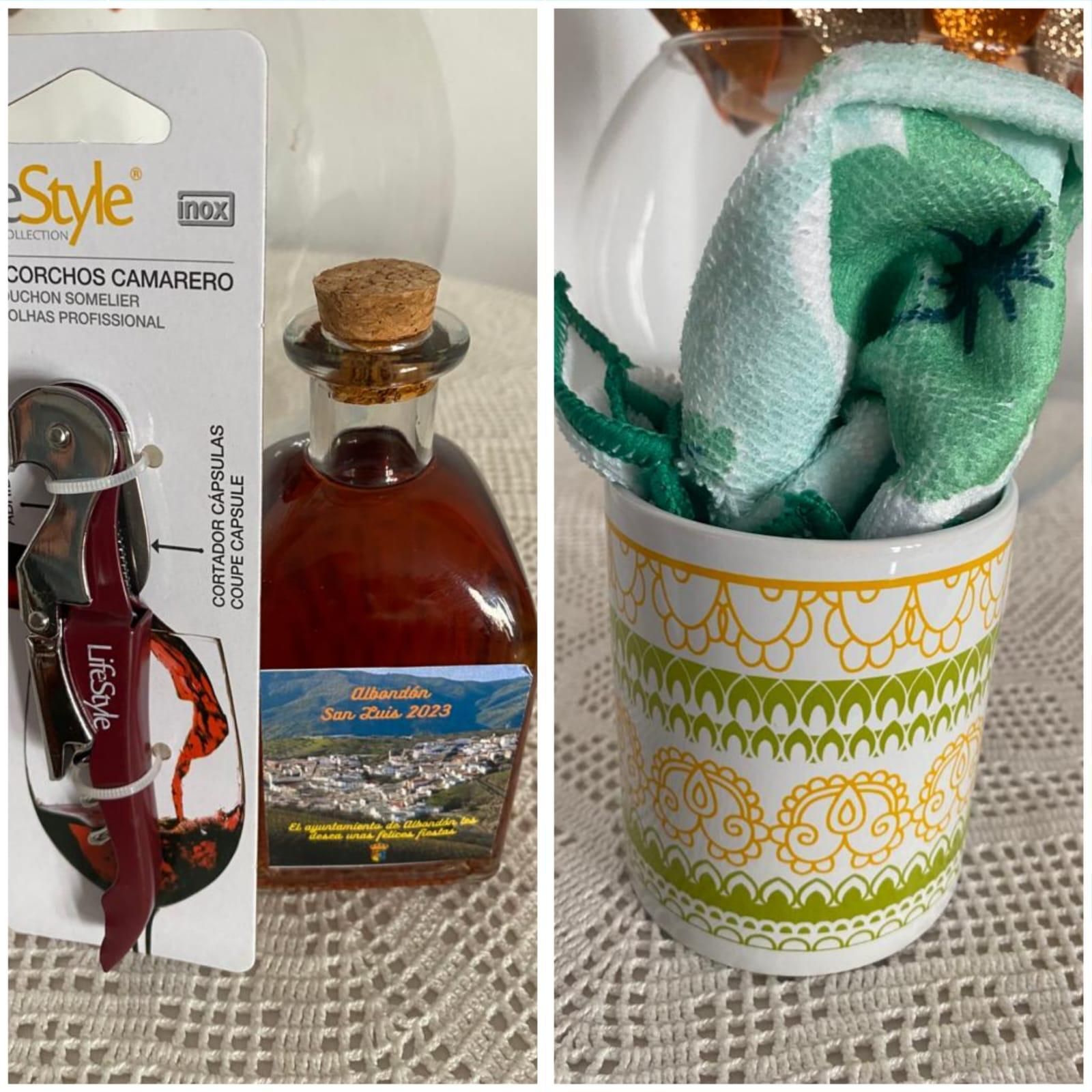 Los dos regalos del Ayuntamiento que han desatado la polémica.