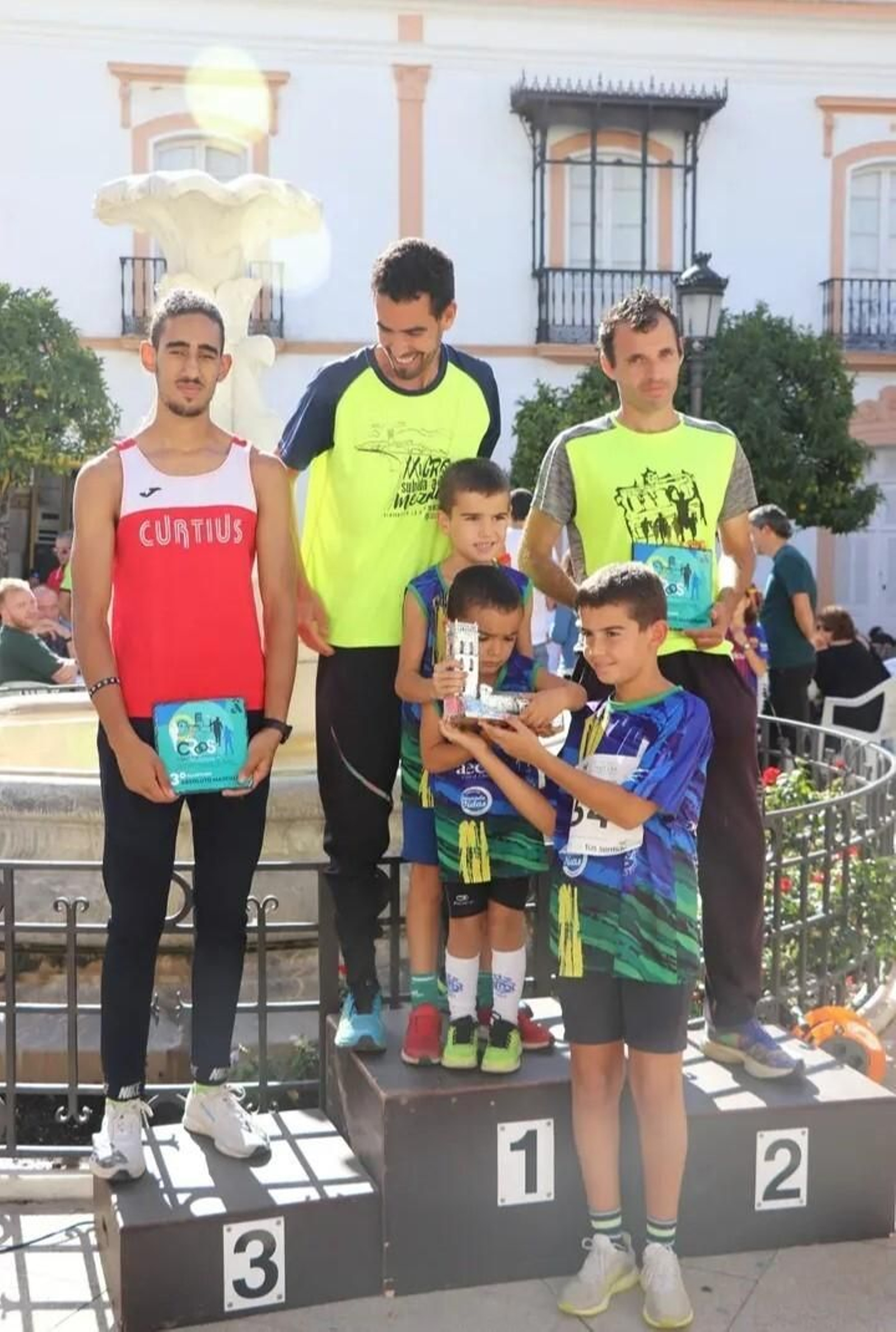 Podio masculino de la prueba celebrada en Almonaster la Real.