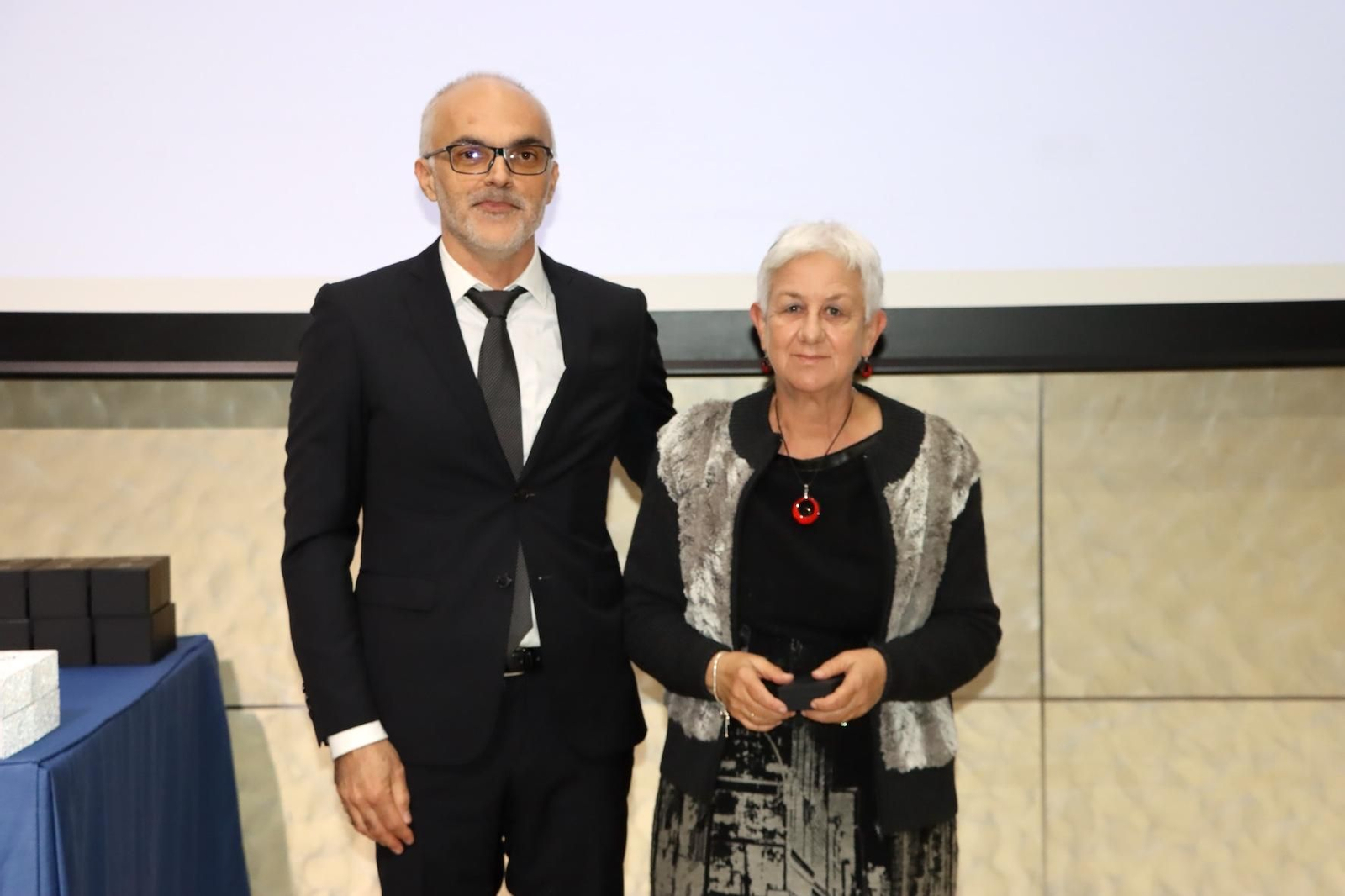 Homenaje y orgullo por los servicios a la Universidad