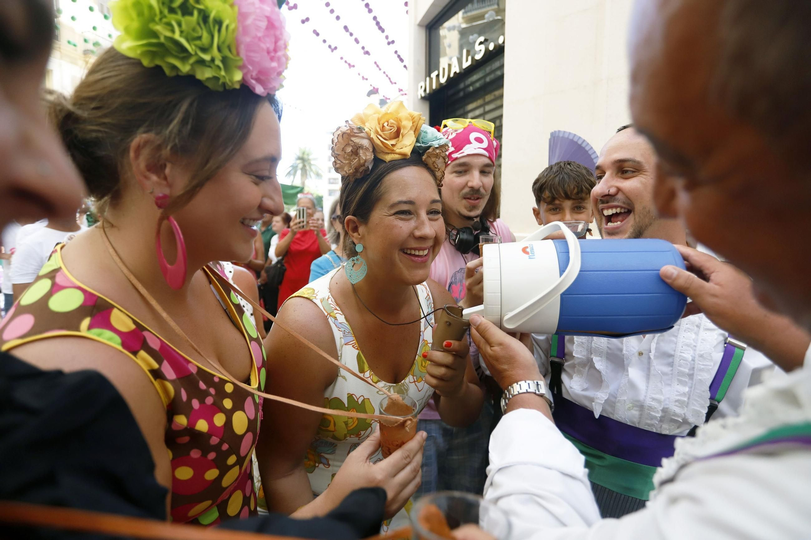 El primer día de Feria del Centro de Málaga, en fotos