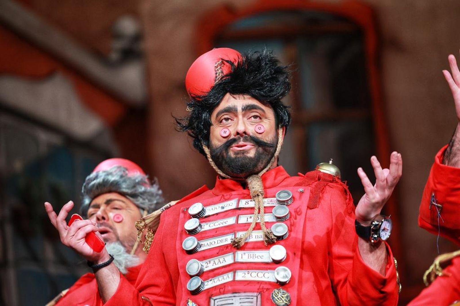 Chirigota 'Hotel y resort Cadi, aquí tiene usté su casa'