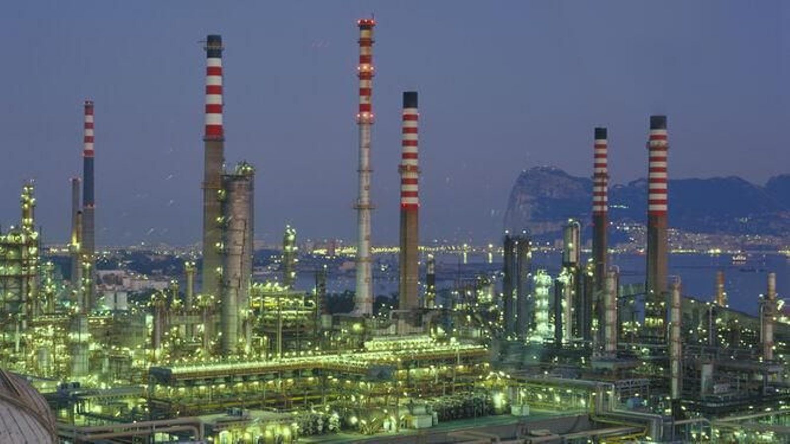 Imagen aérea de la refinería de Cepsa en San Roque