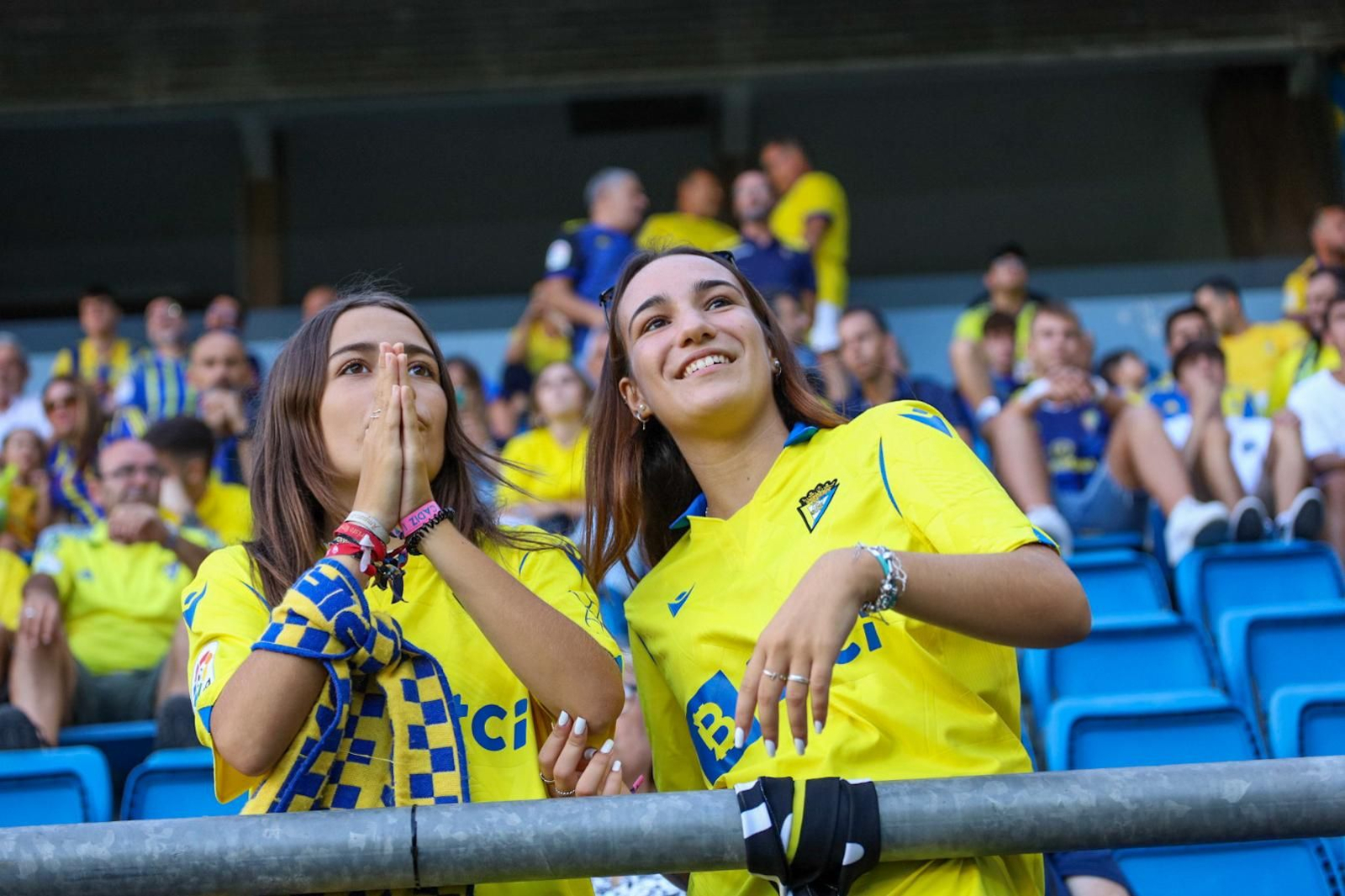 Búscate en el partido Cádiz-Barcelona