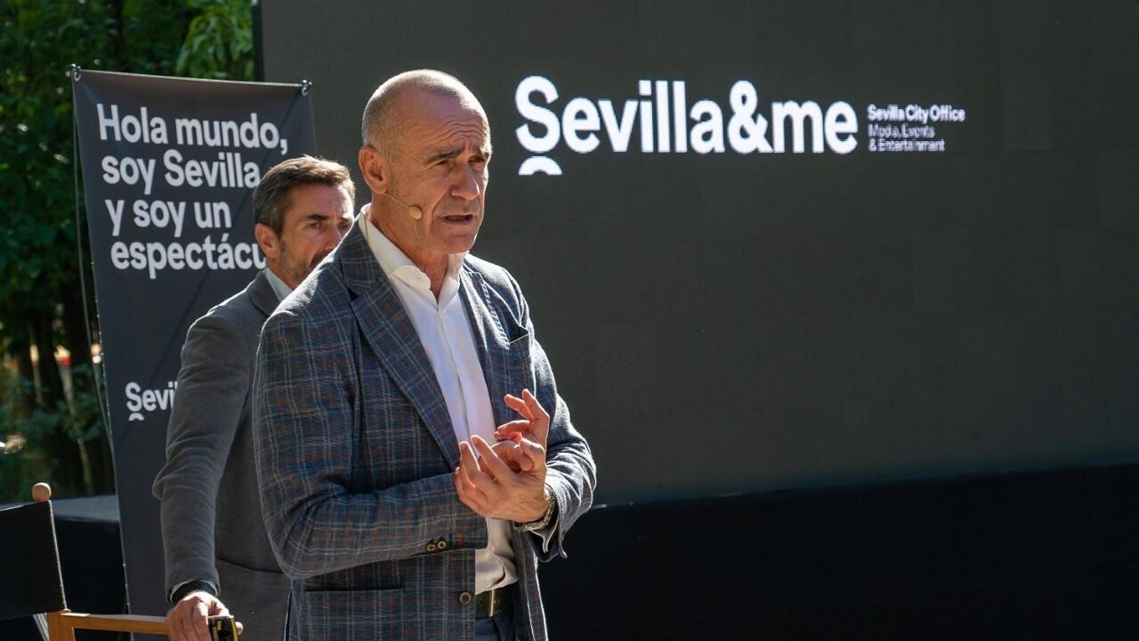 El delegado Antonio Muñoz, junto al gerente de Contursa, Antonio Jiménez, durante la presentación de la iniciativa en el Alcázar.