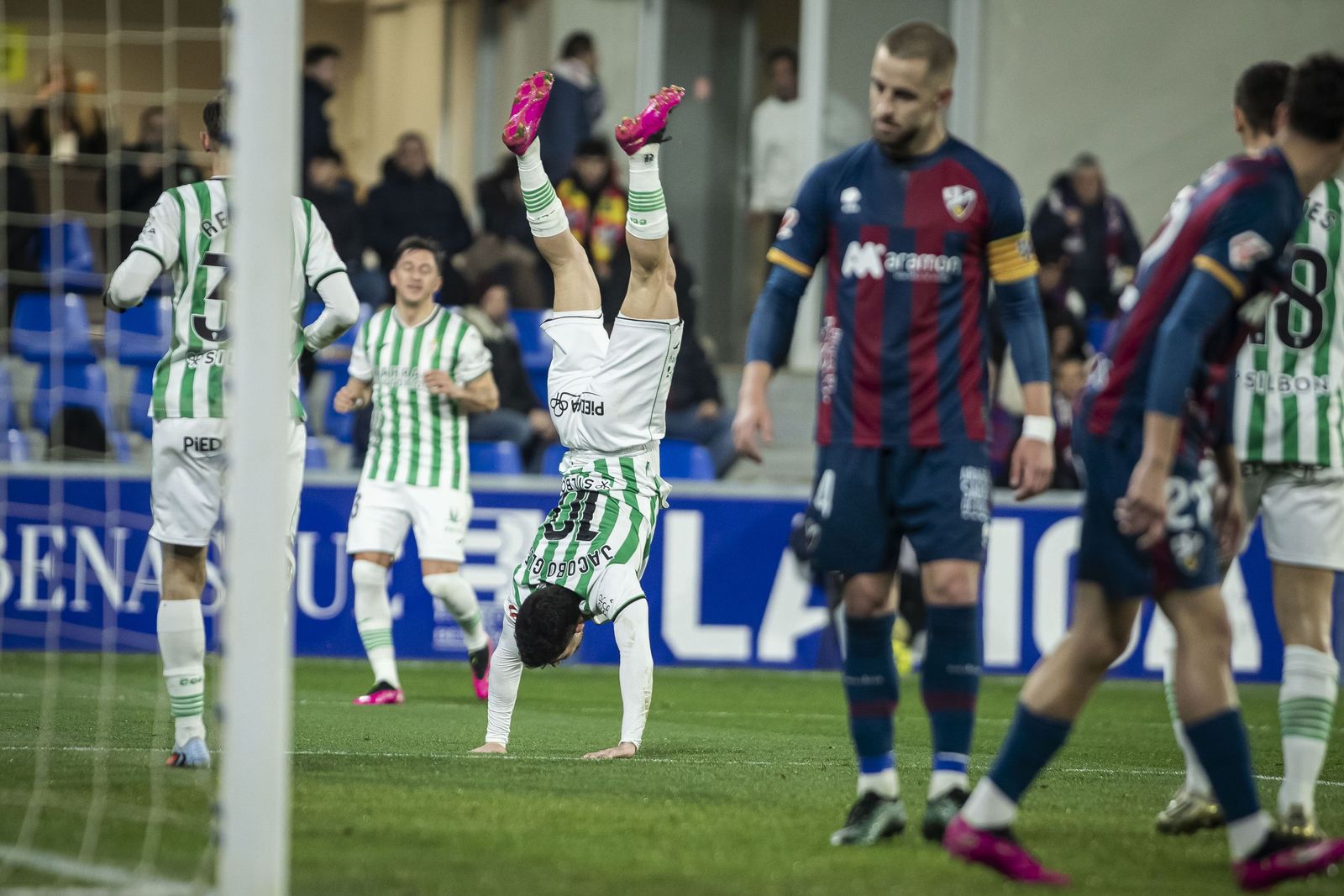Las mejores fotos del triunfo agónico del Córdoba CF en Huesca