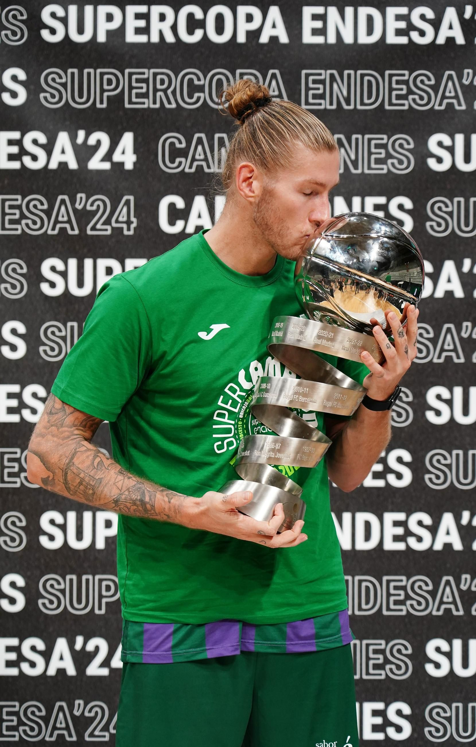 La sesión de fotos de los supercampeones de la ACB