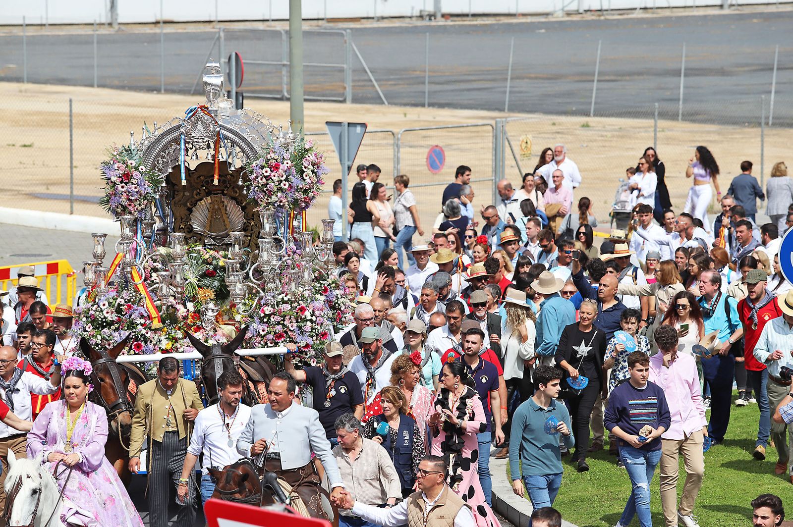 El Rocío 2023: Imágenes de los peregrinos de la Hermandad de Emigrantes
